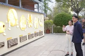 县委常委、副县长骆永一行到漾濞县金花姐姐“青蓝工作室”调研未成年人保护东西部协作工作图片