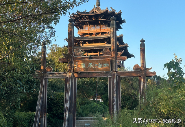 超乎想象，杭州国家级公园登山有机器人了，可节省30%左右体力！