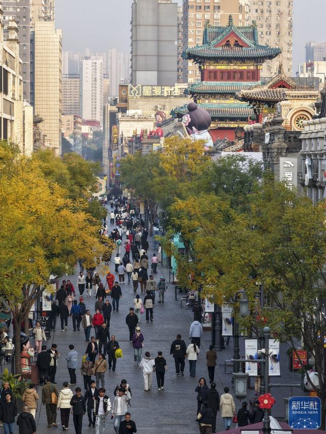 在太原钟楼街品味古今交融的烟火气