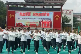 多地组织老师军训：有61岁老教师徒步了21公里图片