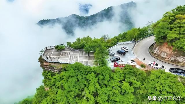 水洪池1470米高山上的翻身仗——一条路凿出希望一片景暖了日子