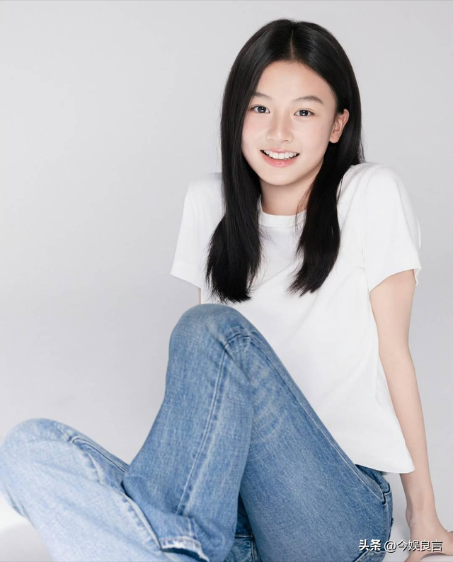 没钱还硬装？宁夏一笑成名拒绝百万签约的小女孩	，现在成了这样