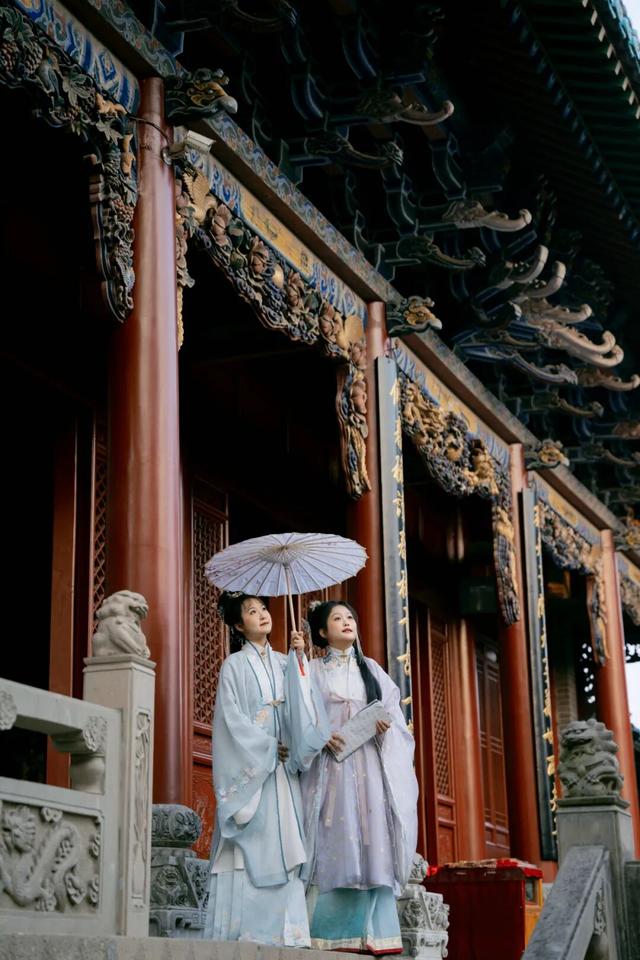 抓住秋天的尾巴 | 台儿庄古城秋色打卡指南，附私藏机位！