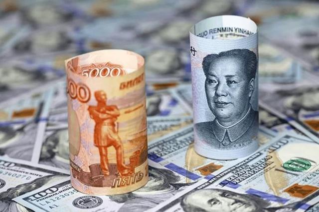 普京专机离开北京后，刚飞出中俄国境线，马上降落在了海参崴