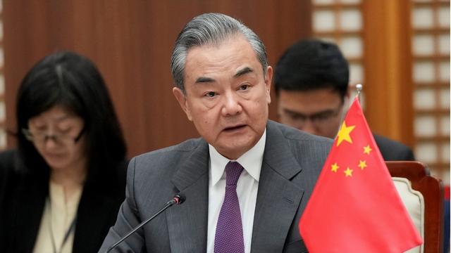特朗普很想来中国？王毅在北京会见另一位美国客人，信号不寻常