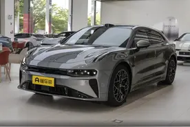 测评：25款极氪 ZEEKR 001：浩瀚智驾+全系800V+双电四驱 加速3.8秒图片