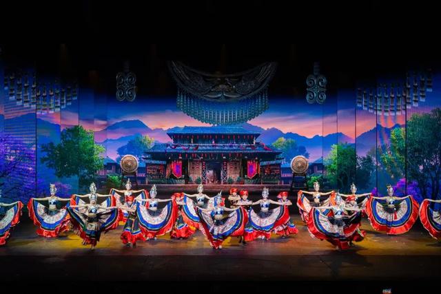 明日开票！四大摇滚乐队陪你跨年，超值席位锁定明月山跨年狂欢音乐夜！