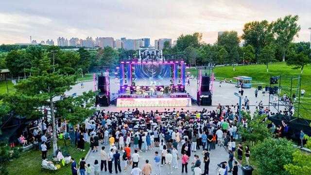 周末玩个够！雕塑手作、草坪live、创意市集……精彩不重样！