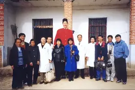 中国第一女巨人：14岁高过姚明，一顿能吃2斤米，遗体至今未下葬图片