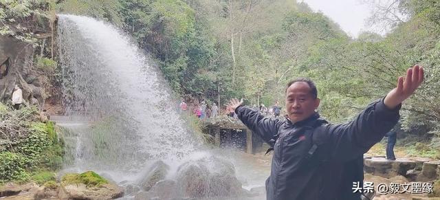 周毅文I荔波小七孔：黔南秘境的翡翠诗篇