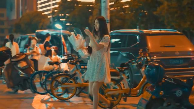 我们都在用力活着	，却忘了为什么出发