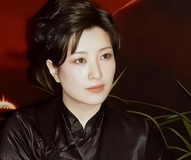 权色交易、陪睡上位，她压根不沾边，简直是娱圈的一股“清流”