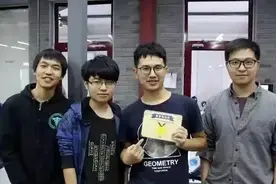 江西90后逆袭！县城少年造出全网爆红的AI神器Manus 父亲：他从小爱折腾电脑图片