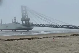 前所未有的新物种，移动的跨海大桥，美媒：中国特种驳船再度露面图片