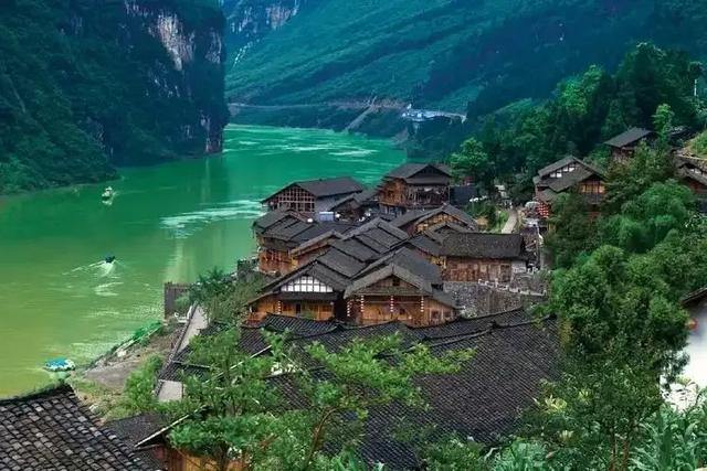 一条铁路，87万人的地缘突围