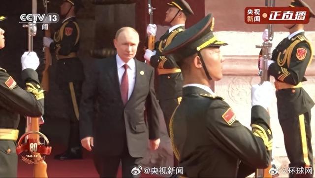 普京专机离开北京后，刚飞出中俄国境线，马上降落在了海参崴