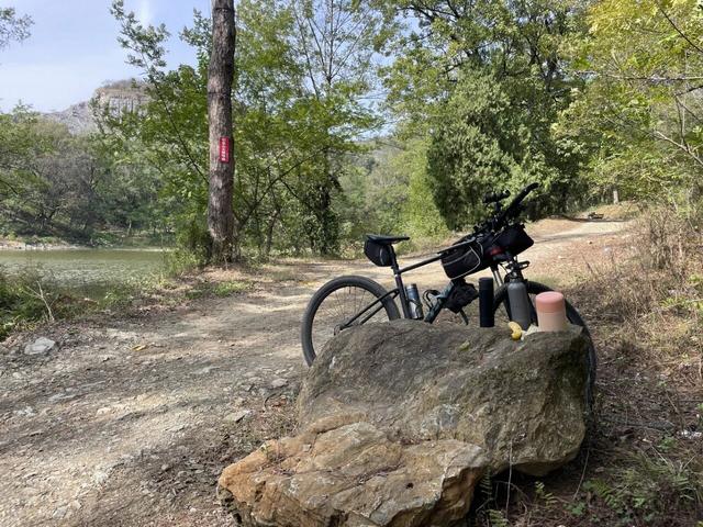 骑游探访滁州小蓝湖“蓝眼睛”白米山矿坑