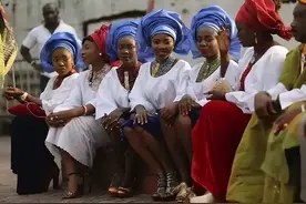 没见过这么穷的国家：买拖鞋还得靠分期，一下雨半个国家全部瘫痪图片