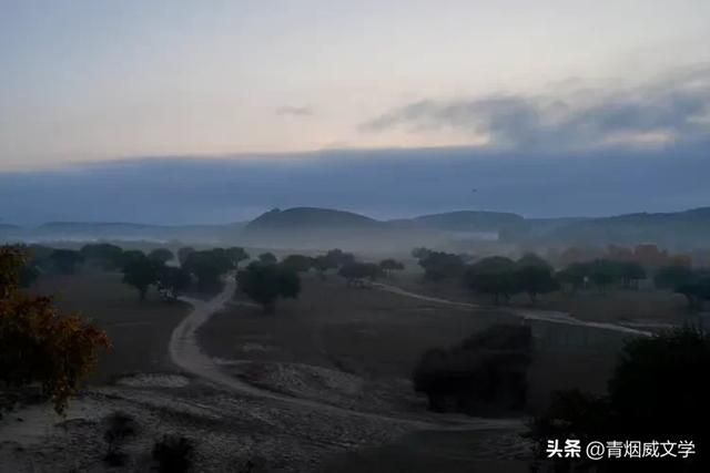 雾锁红泉谷
