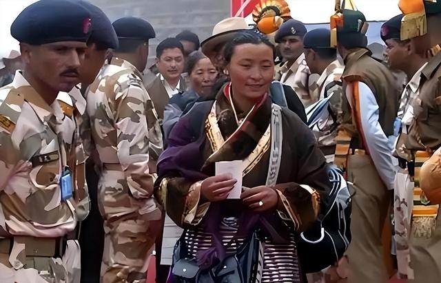 已经亡国49年，国王却依旧健在，仍继续号召同胞企图复国