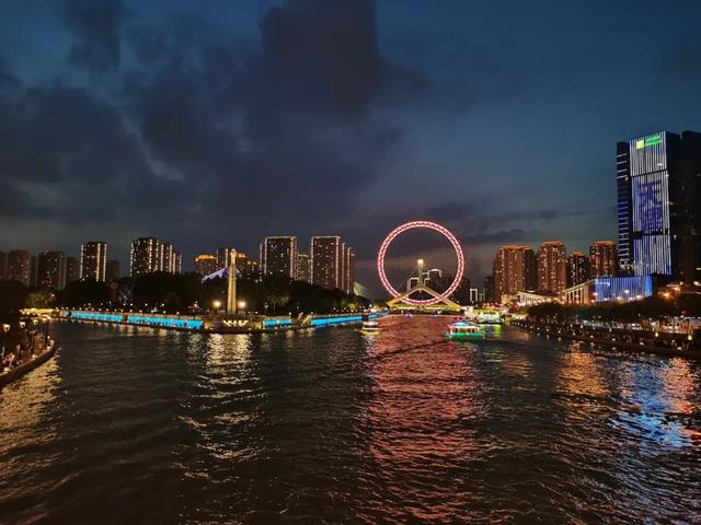 与众不同的天津，去津门故里泡相声茶馆，到狮子林桥看大爷跳水