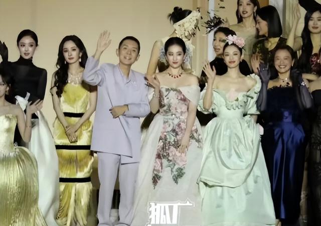 不到24小时，央视2次点名于和伟，释放3大信号，内娱的风向变了