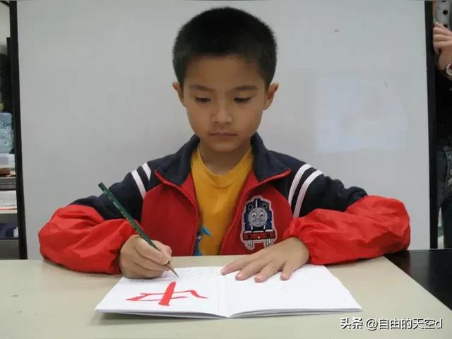 老祖宗造字藏玄机！这8个字拆开看，句句骂醒现代人！