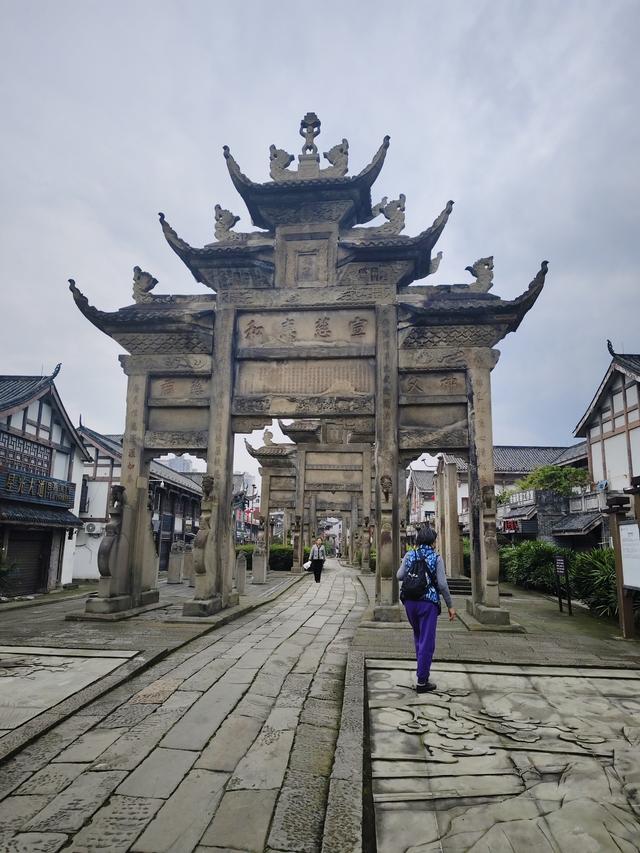 南行漫记：不去内江，直奔隆昌，看中国最大的牌坊群