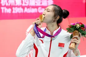 新星吴梦洁父亲照片曝光，比女儿还高，阴差阳错把女儿落户南通图片