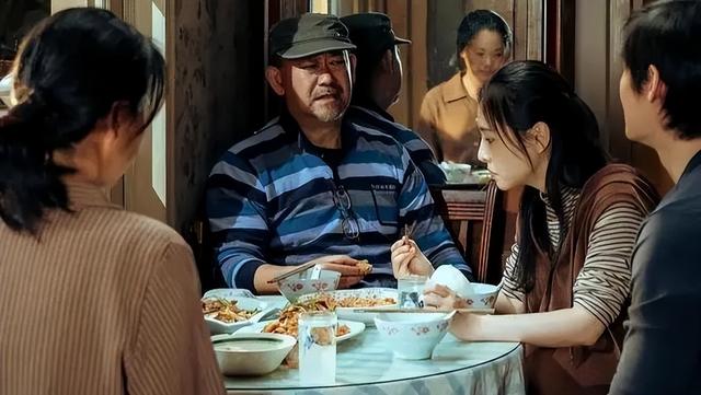 儿子跟儿媳AA制18年，儿子突发心梗，儿媳拿儿子卡去结住院费，微信我：余额不足，我替你儿子交了，回头还我