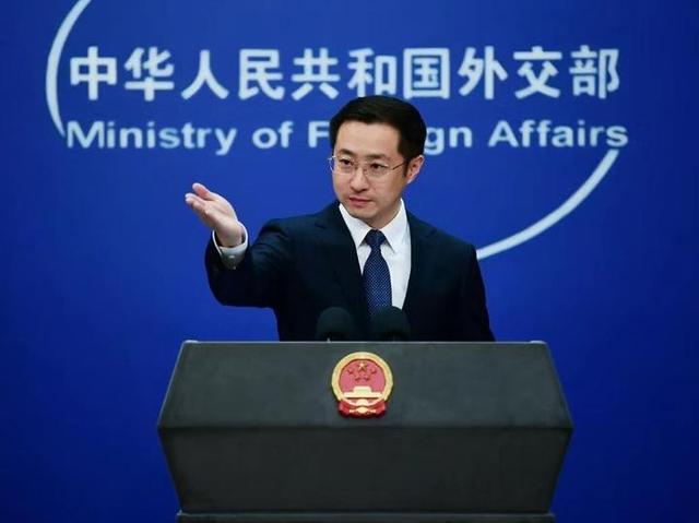 波兰不听劝，不肯放行中欧班列，24小时内，中俄联手亮出“王牌”