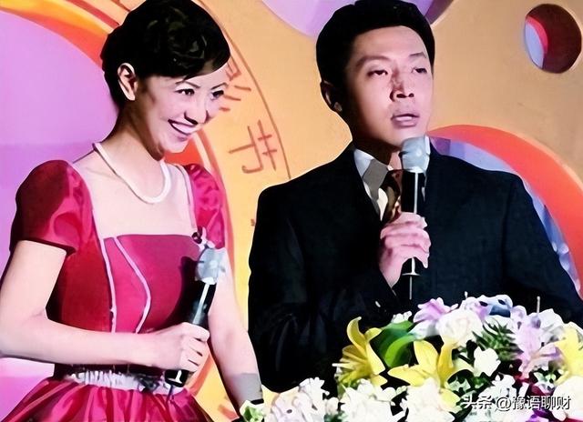和撒贝宁同居四年，转身和富豪在一起，没想到如今却沦落至此