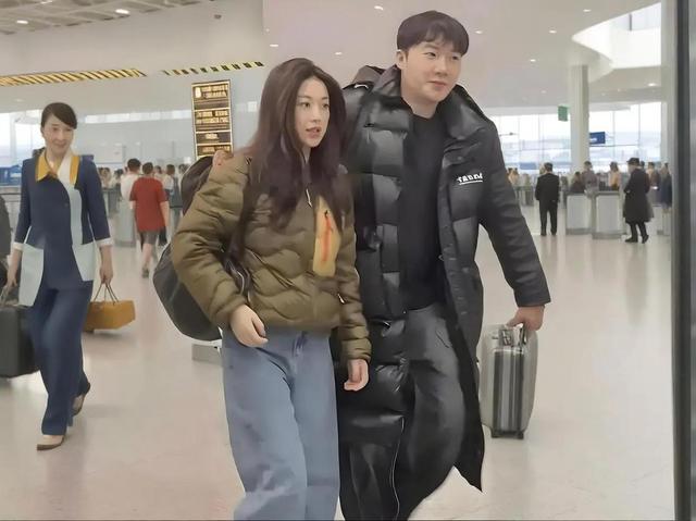 朱珠一件羽绒服火了，普通人穿却像米其林，差的不是钱是气质