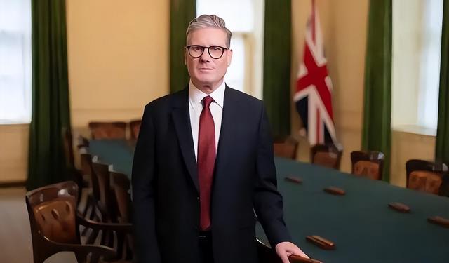 斯塔默多次强调一点，并称：坚持对台立场，愿为中国全面战略伙伴