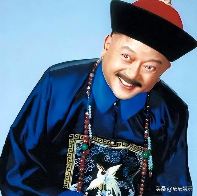 事实证明，被传卖掉上亿豪宅移民美国的王刚，已经走上另一条大道