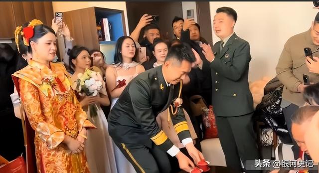 张自轩婚礼现场，新娘很强势两次拒绝他的亲密动作	，岳父实力不菲