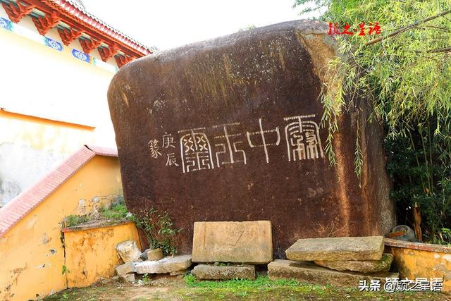 被路标引诱，探寻世界上最小的湖，大开眼界