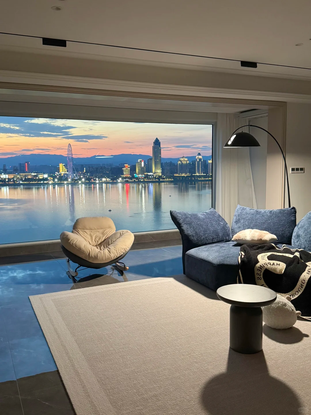 “负债潮”来了，5年后，有房的人和没房的人，谁活得更舒服？