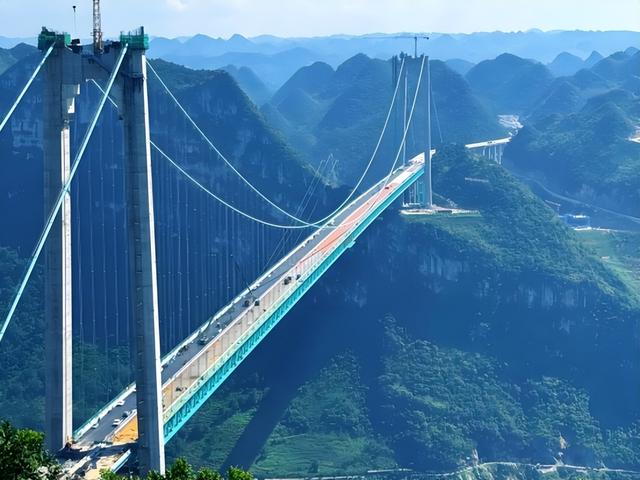 贵州建成世界第一高桥，两小时变两分钟，世行认定不宜人居的逆袭