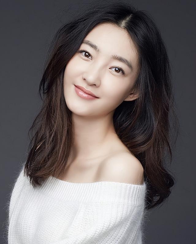 诈骗14亿，看到金条法拉利被拍卖，才懂王丽坤夫妇的生活有多奢靡