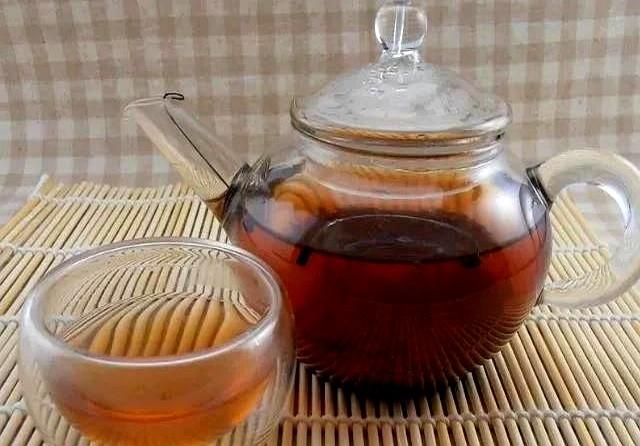 腹部似“怀孕”，山楂与此物泡水，专减大肚腩