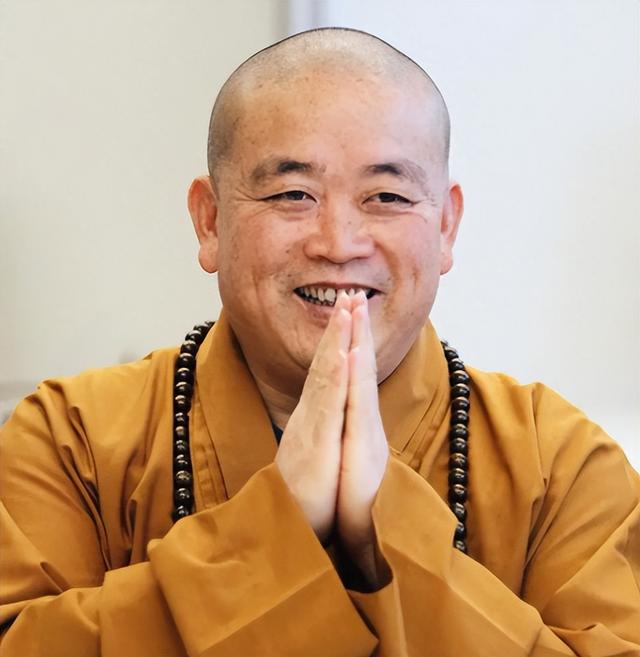 李湘不再隐瞒！公开与释永信真实关系，亲密照真相终于水落石出！