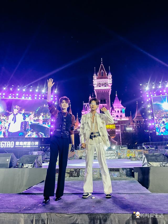 郑州方特8月夜游全体验：从巡游到电音，承包你的夏夜