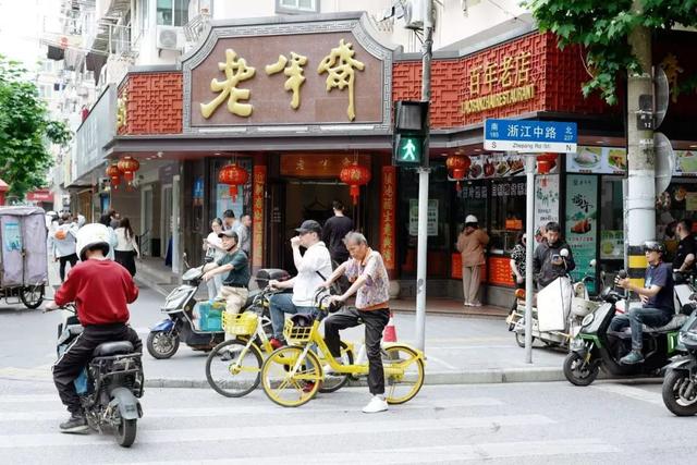 这条充满书香气的小马路，好逛又好吃，挖到小众宝藏地了！