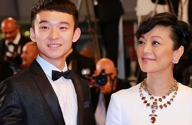 身价过亿坐拥北京一条街，陈道明得叫她姐，儿子是骄傲更是心病