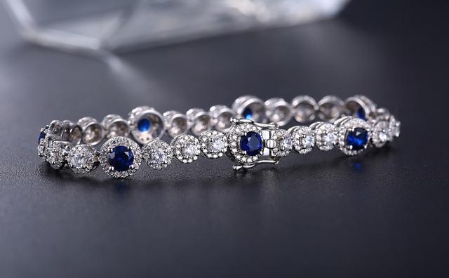 百年骗局终结！中国县城击穿全球市场，820万降至9.9元，巨头破产