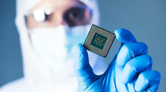 特朗普又要征税	，给中国18个月期限，不到24小时，中方通告全球