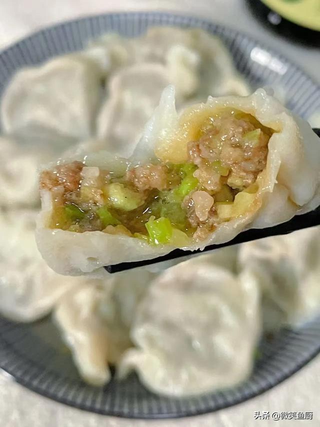 立秋吃饺子，一定要吃这馅，散寒除湿，温补脾胃，鲜嫩多汁太香了