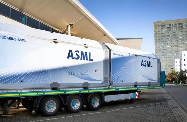 都反水了！ASML、荷兰光刻机供应商相继宣布，外媒：事情闹大了