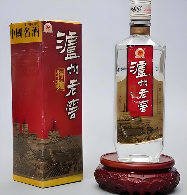 北京大爷四合院藏“百瓶茅台”，拒行家万元一瓶收购，故宫都不换